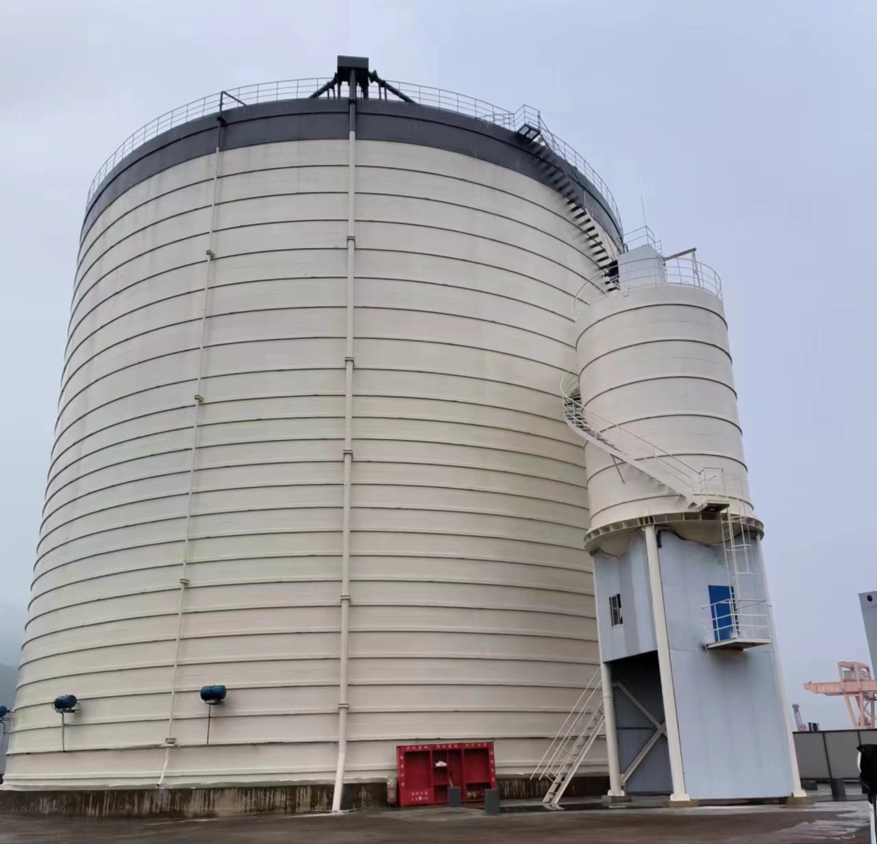 比如10万吨水泥钢板库